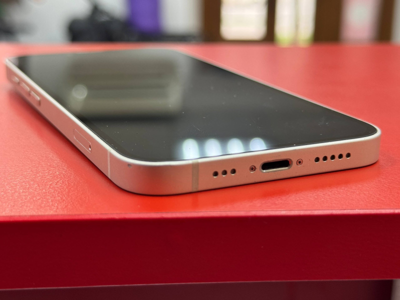 Мобильный телефон Apple iPhone 13