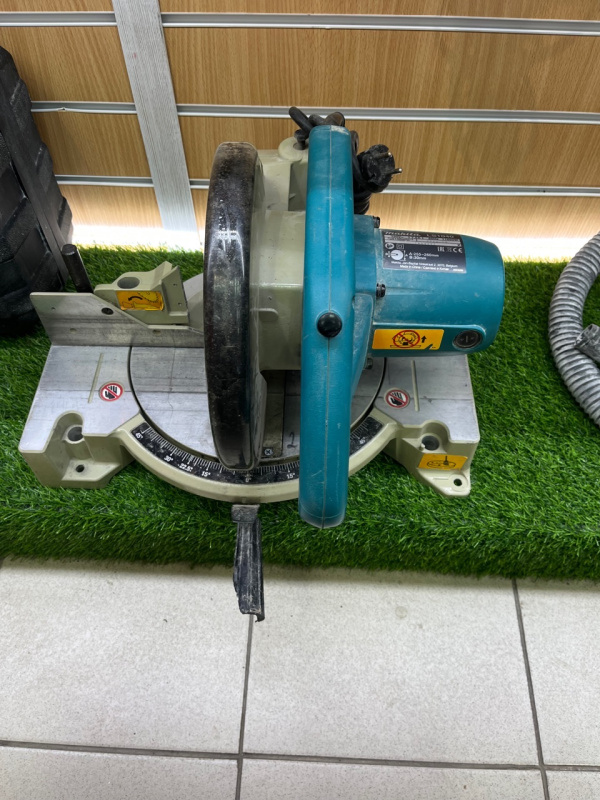 Торцовочная пила Makita ls 1040