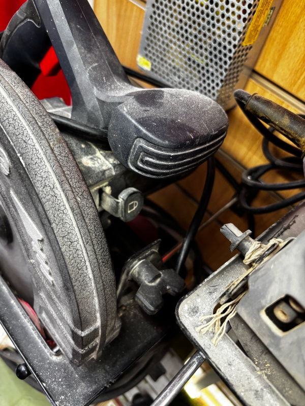 Циркулярная пила Makute CS003